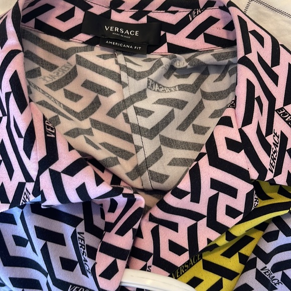 Versace shirt - Picture 2 of 3